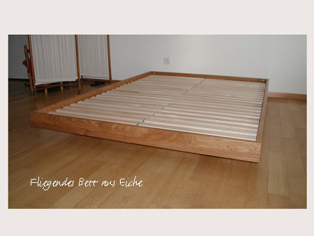 Fliegendes Bett in Eiche massiv